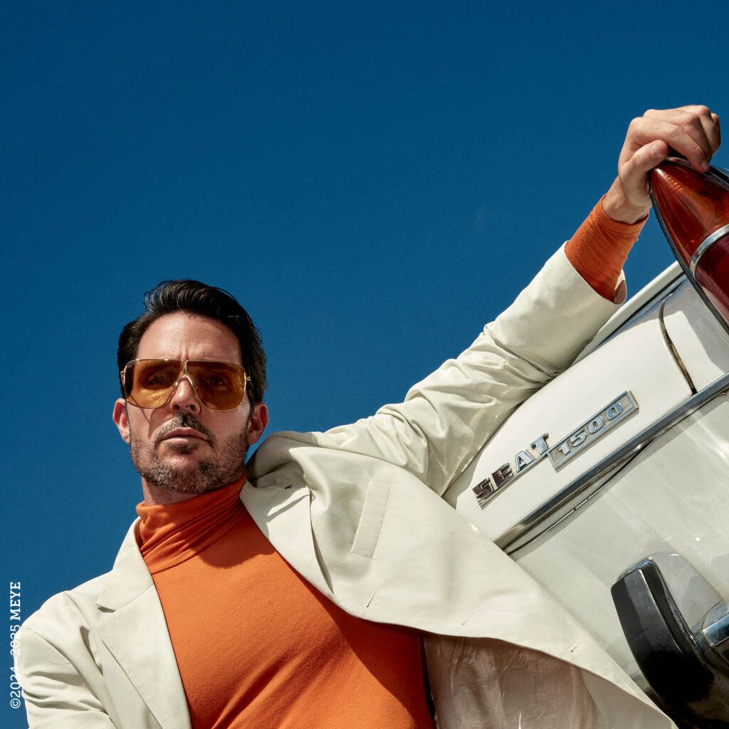 TOM_FORD_11_MEYE_SHOOT_ADULTS_FW2024-2025_WEB_1080x1080_copyright_14.jpg